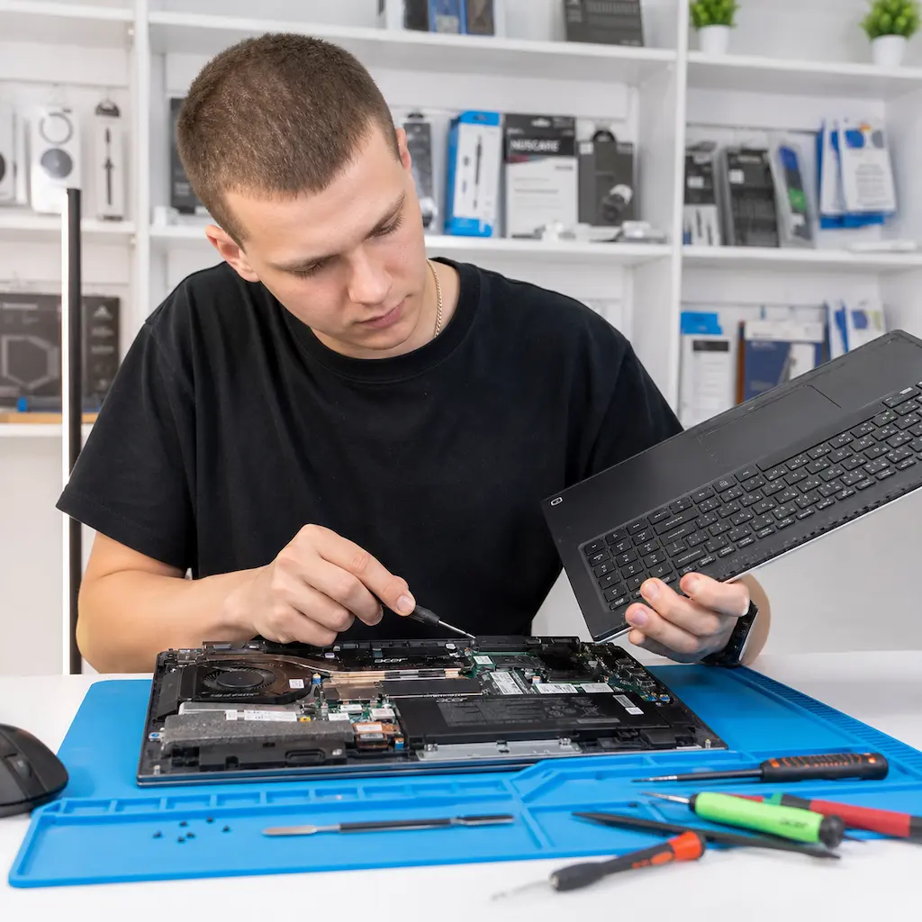 заменить клавиатуру на ноутбуке Acer в Истре