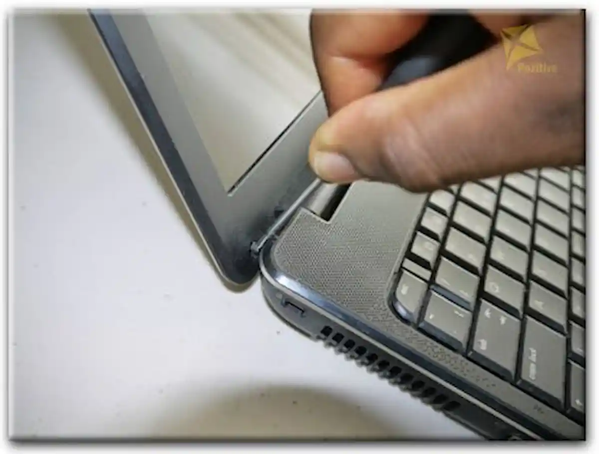 Замена экрана ноутбука Compaq в Истре
